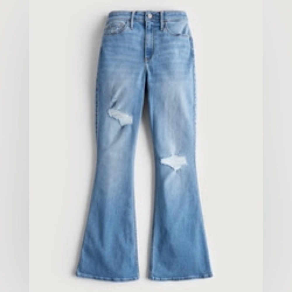 Hollister Curvy High-Rise Distressed Medium Wash Flare Jeans Size 00 Short/ 24